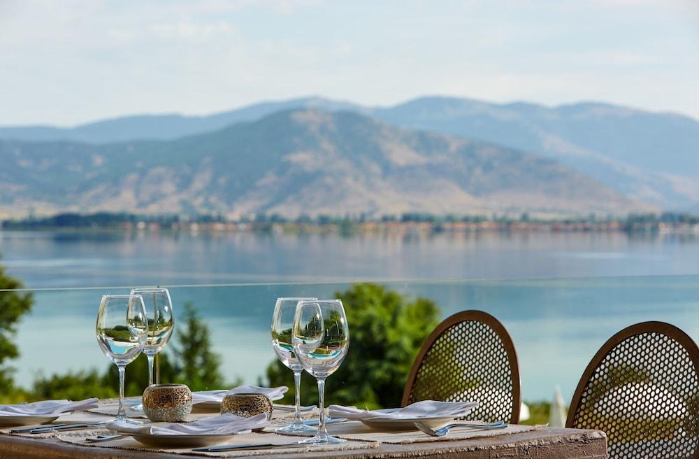 Limneon Resort & Spa Kasztoriá Kültér fotó View of the lake