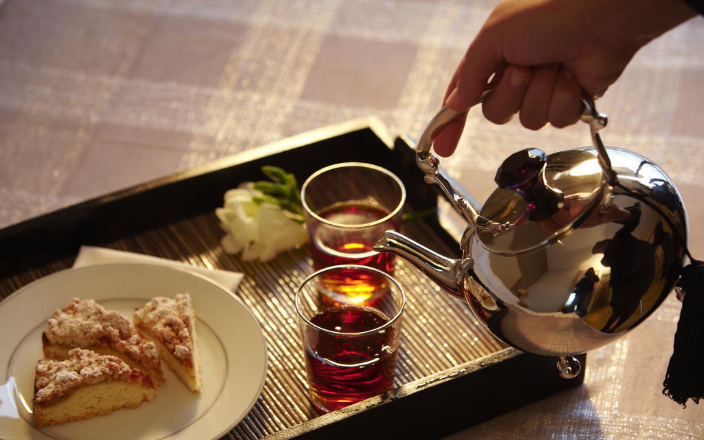Limneon Resort & Spa Kasztoriá Kültér fotó A pot of tea
